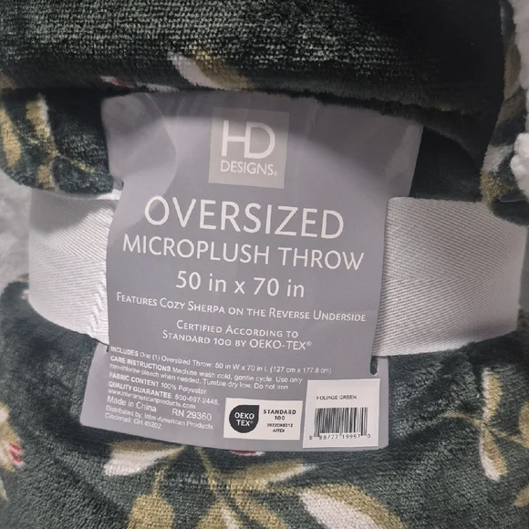 HD Designs Oversized Microplush Throw - Green and White 50" X 70" - Picture 2 of 4